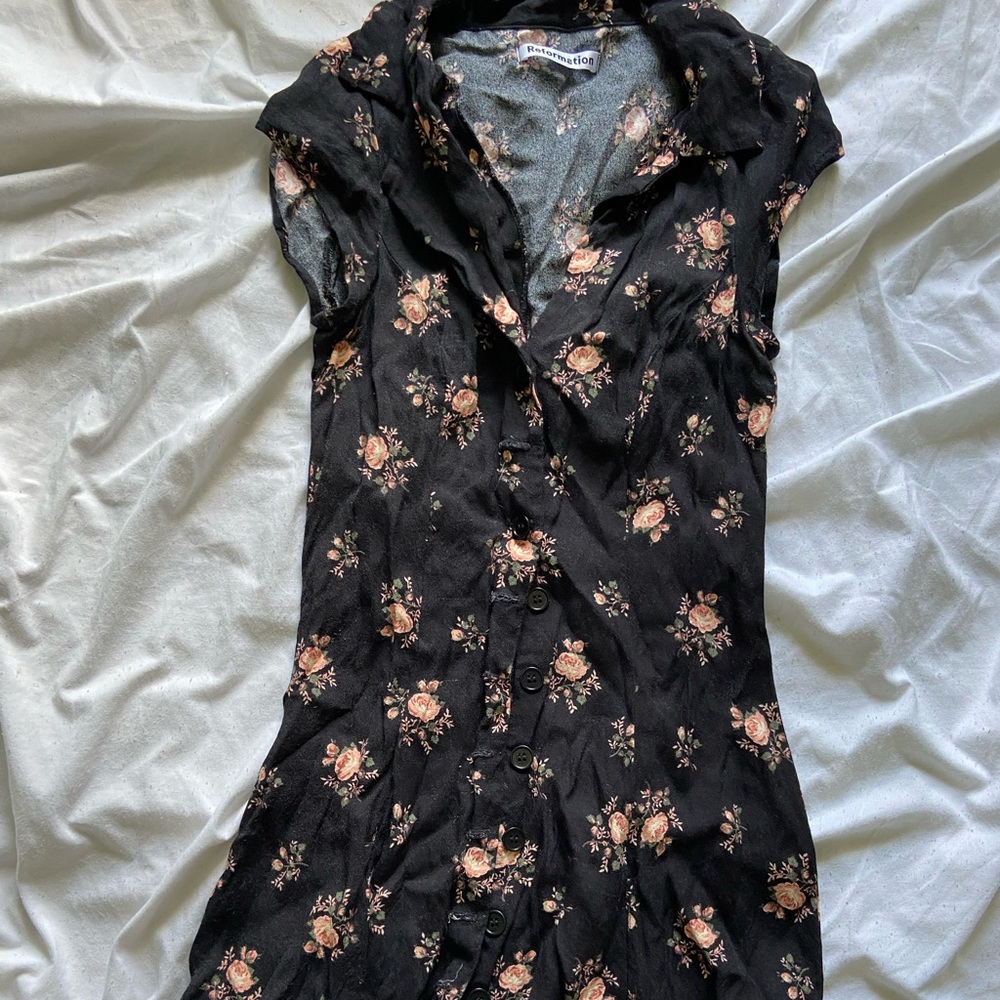 reformation floral dress 🌸🤍